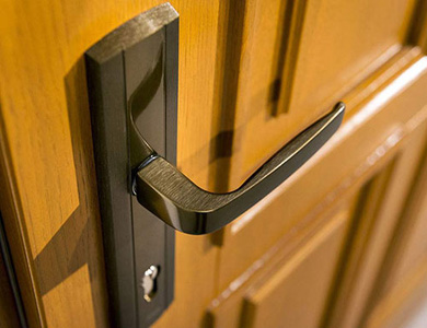 新青24小时上门开锁公司